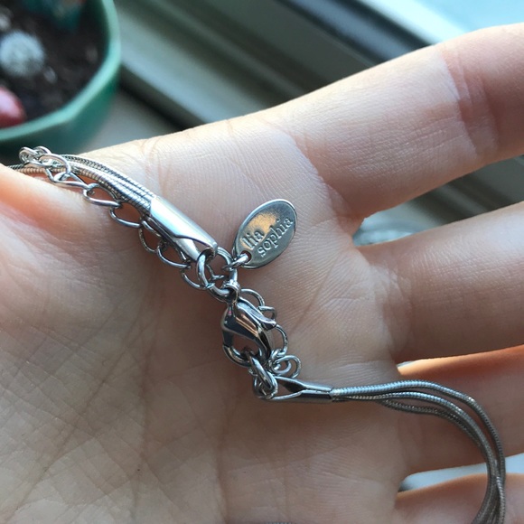 GIFTED Lia Sophia Triple Snake Chain - Picture 2 of 8